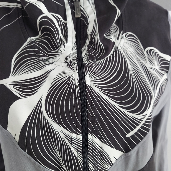 Schwiing Full zip athletic jacket. Black/ gray sweater, size L - Picture 5 of 10